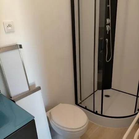 شقة 20 M2 Avec Piscine Et Terrasse Péret